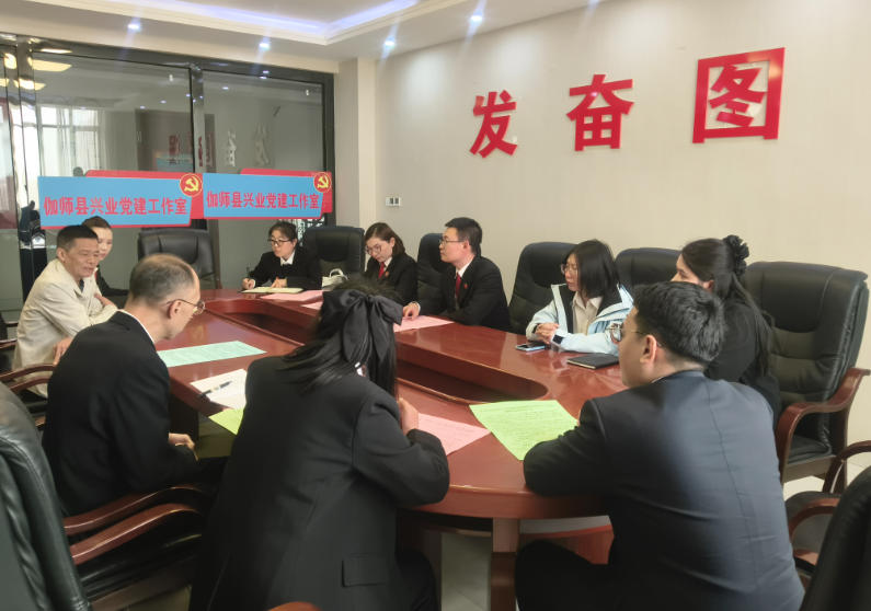 ٤ʦ��Ժ������˾�������󡰷�����족 ��׼����С΢��ҵ������չ