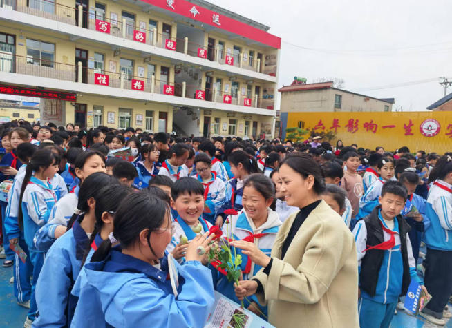 ����������˾���������ֲ�����У԰ �����ഺ���ɳ�